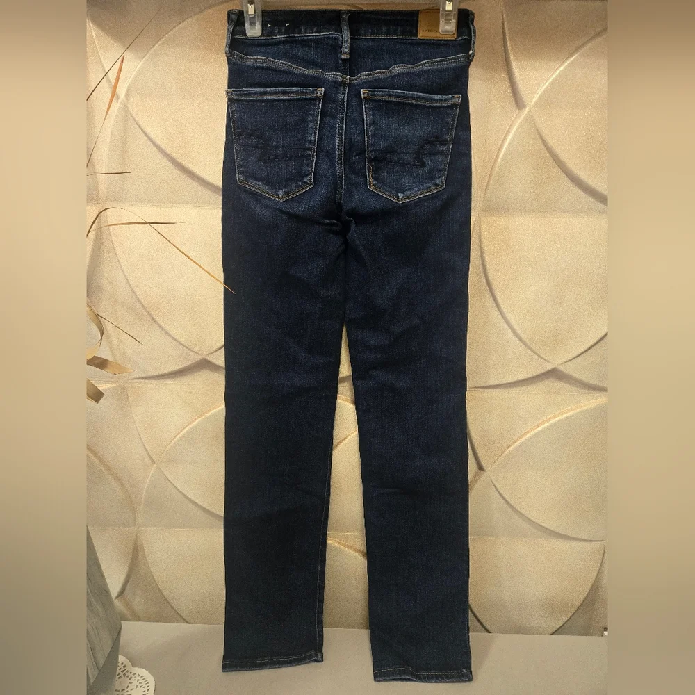 American Eagle Women's Jeans Next Level Stretch High Waist Slim Straight  4 Long - Picture 2 of 2